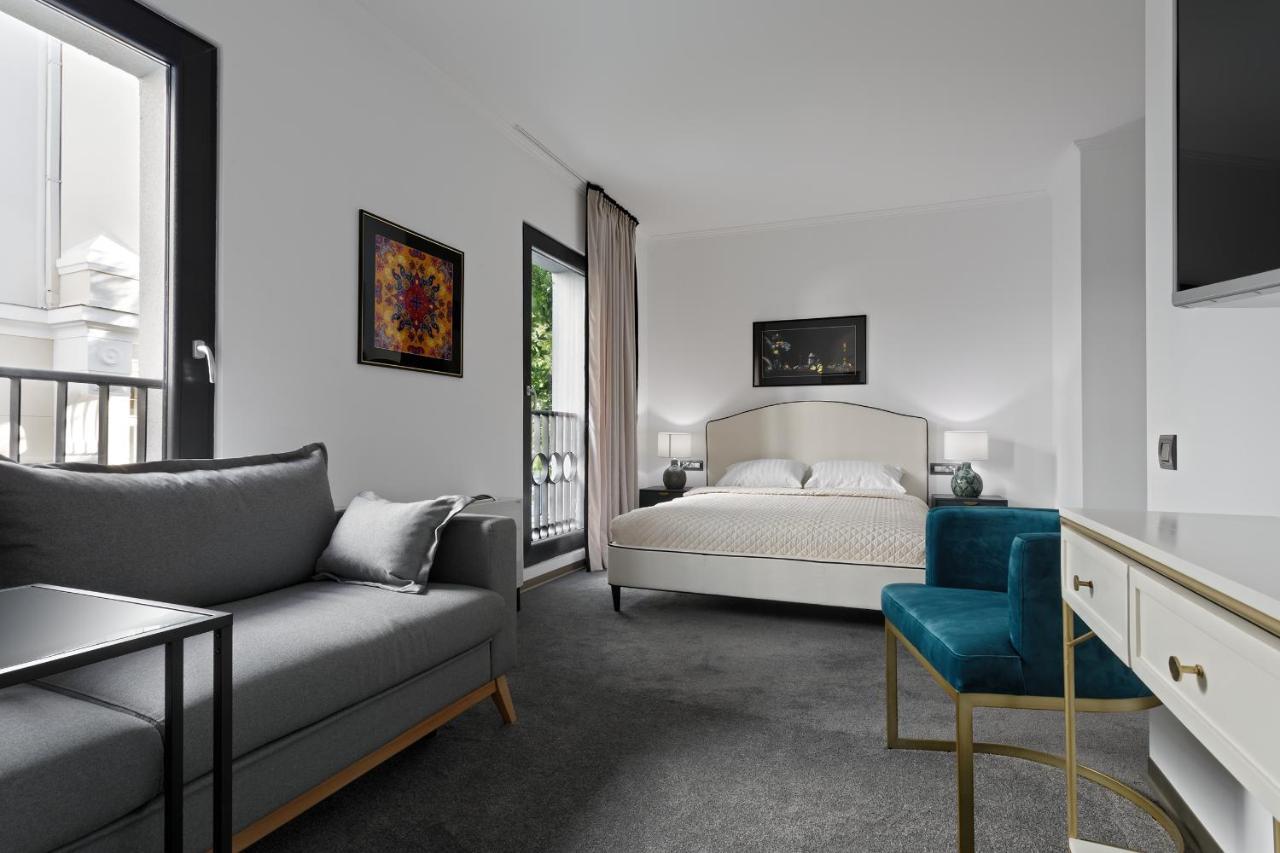 The Square Hotel คลูจ-นาโปกา ภายนอก รูปภาพ