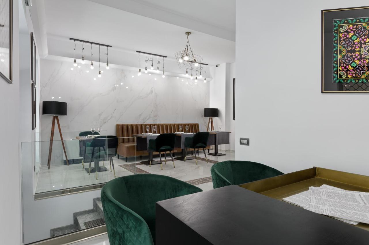 The Square Hotel คลูจ-นาโปกา ภายนอก รูปภาพ